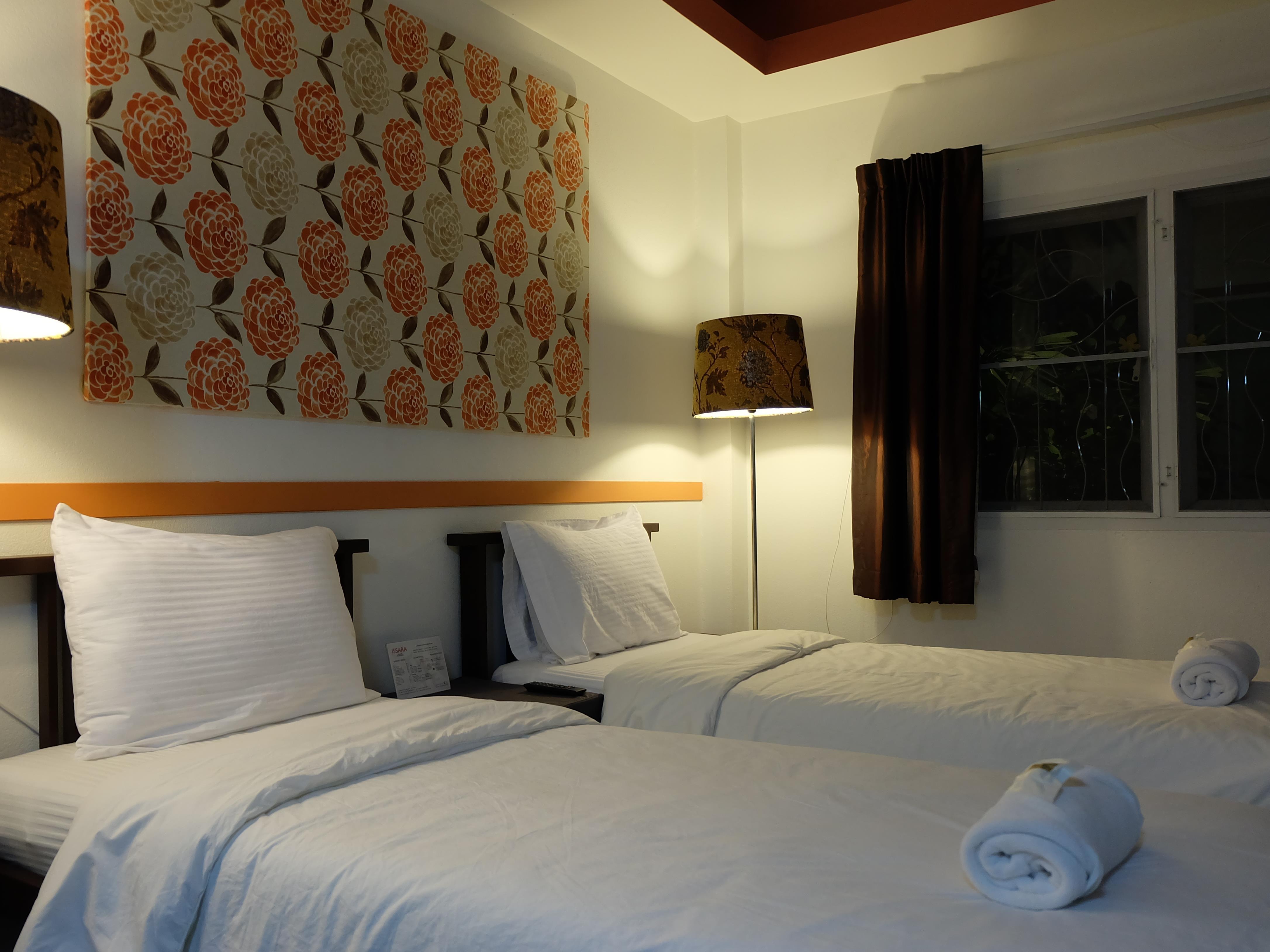 Issara House 2*