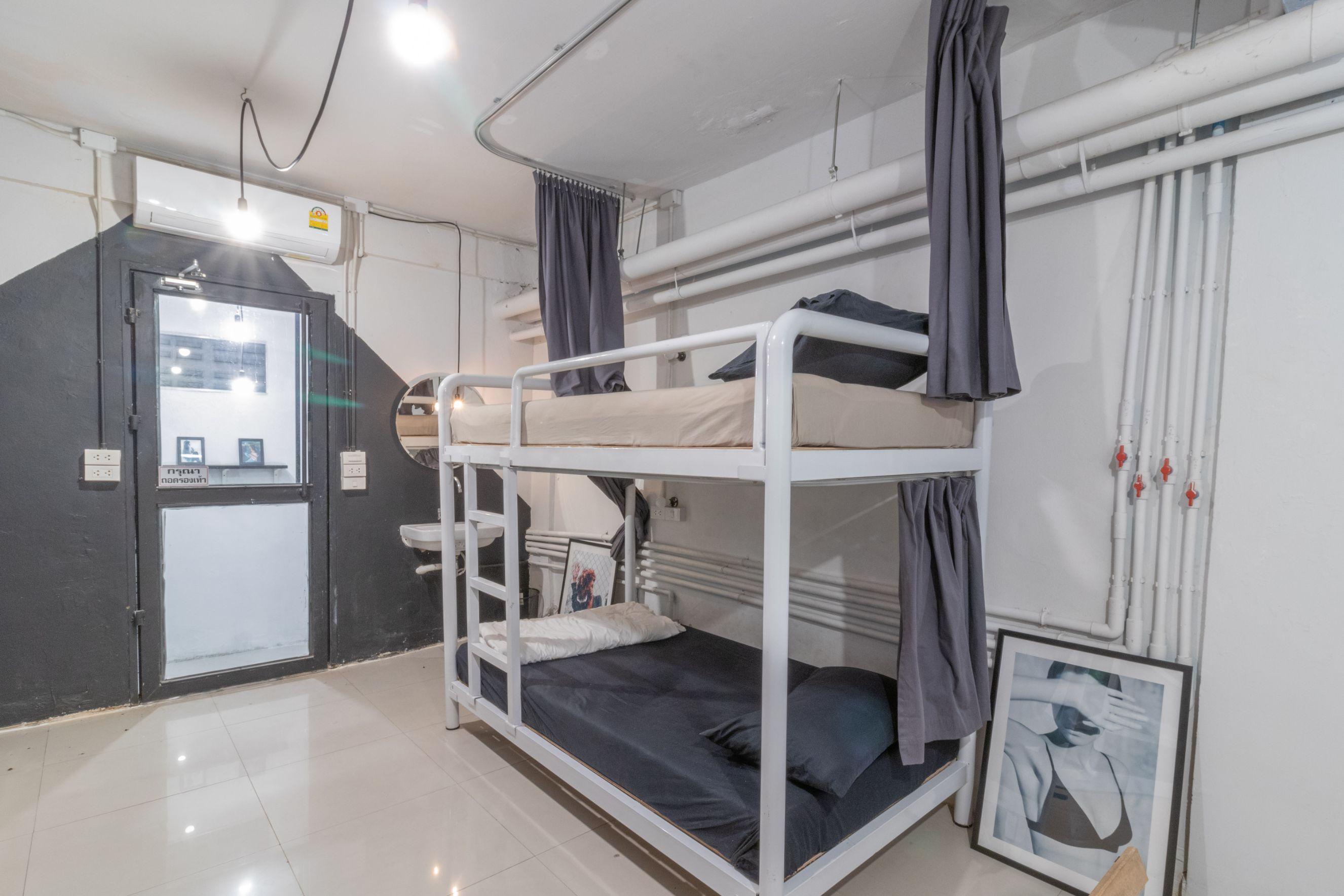 Hostel Beige Poshtels + Netflix *