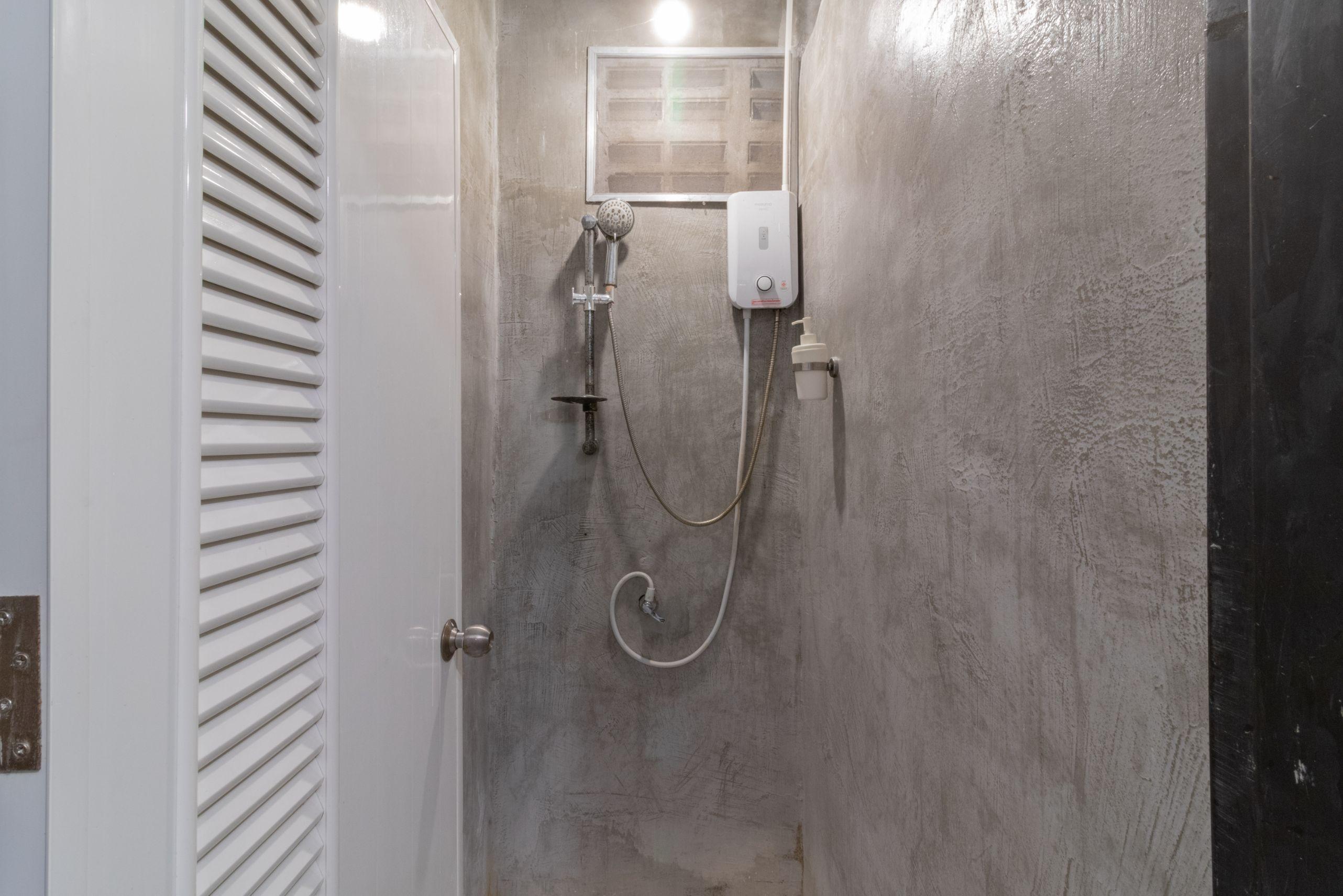 Hostel Beige Poshtels + Netflix Bangkok