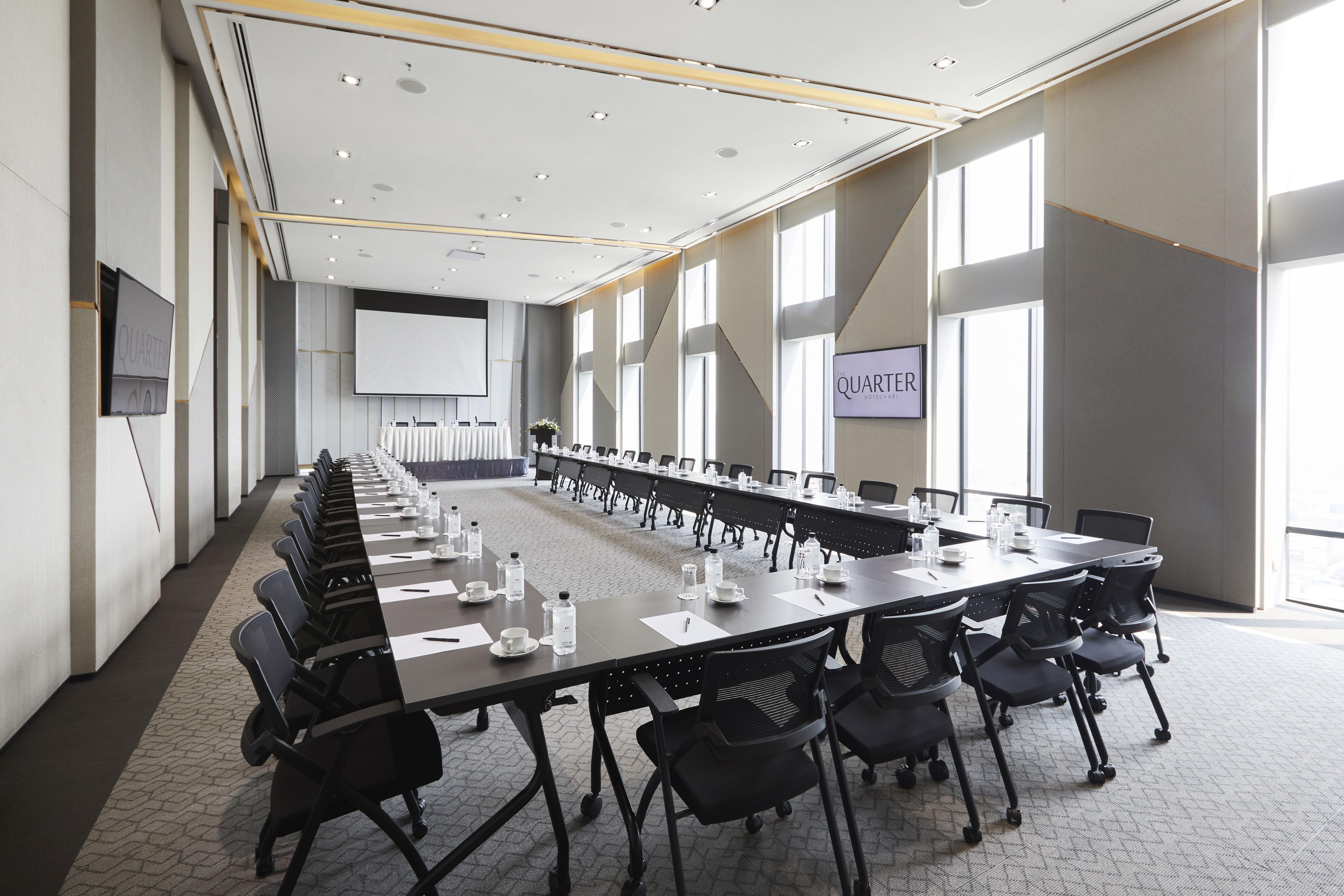 Hotel The Quarter Ari By Uhg 4*