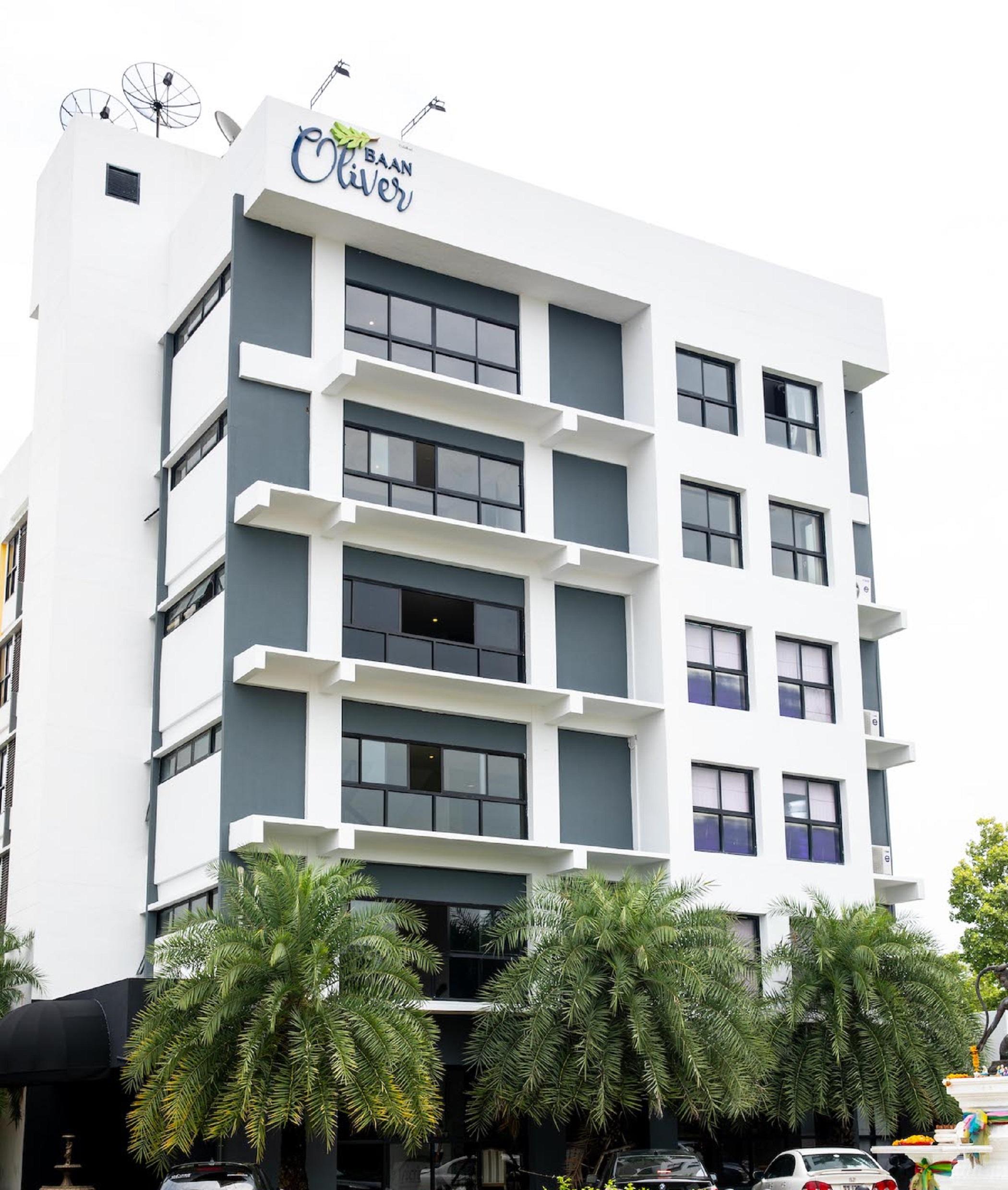 Baan Oliver Srinakarin Hotel 4*