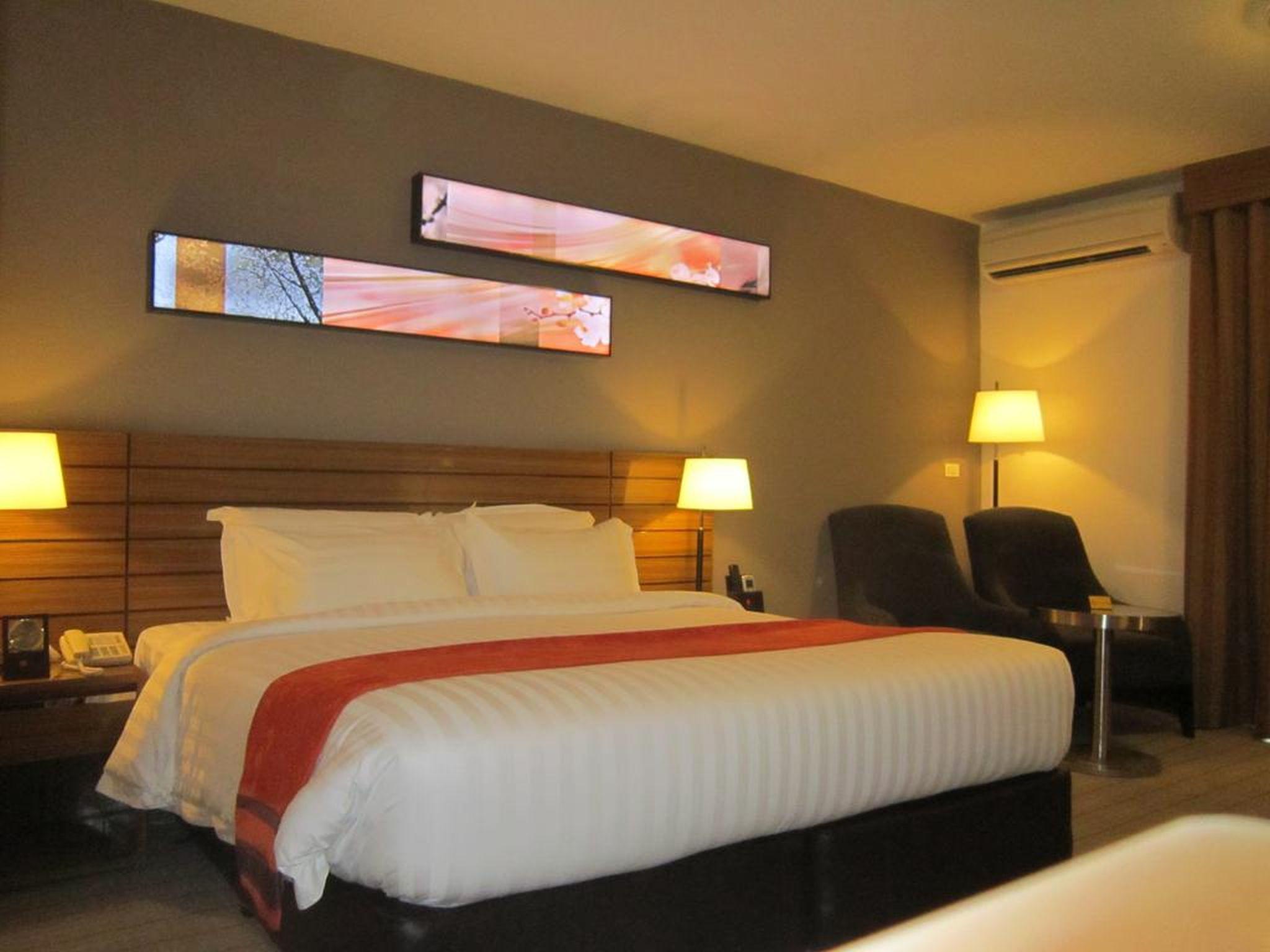 Maple Hotel