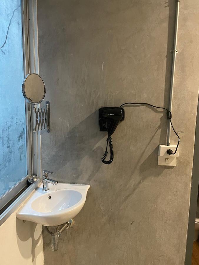 Ora Hostel *