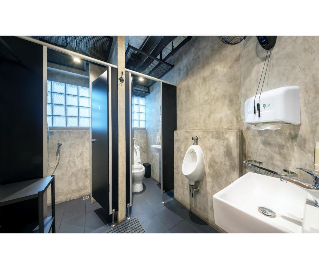 Siam Subway And Cafe Hostel Bangkok