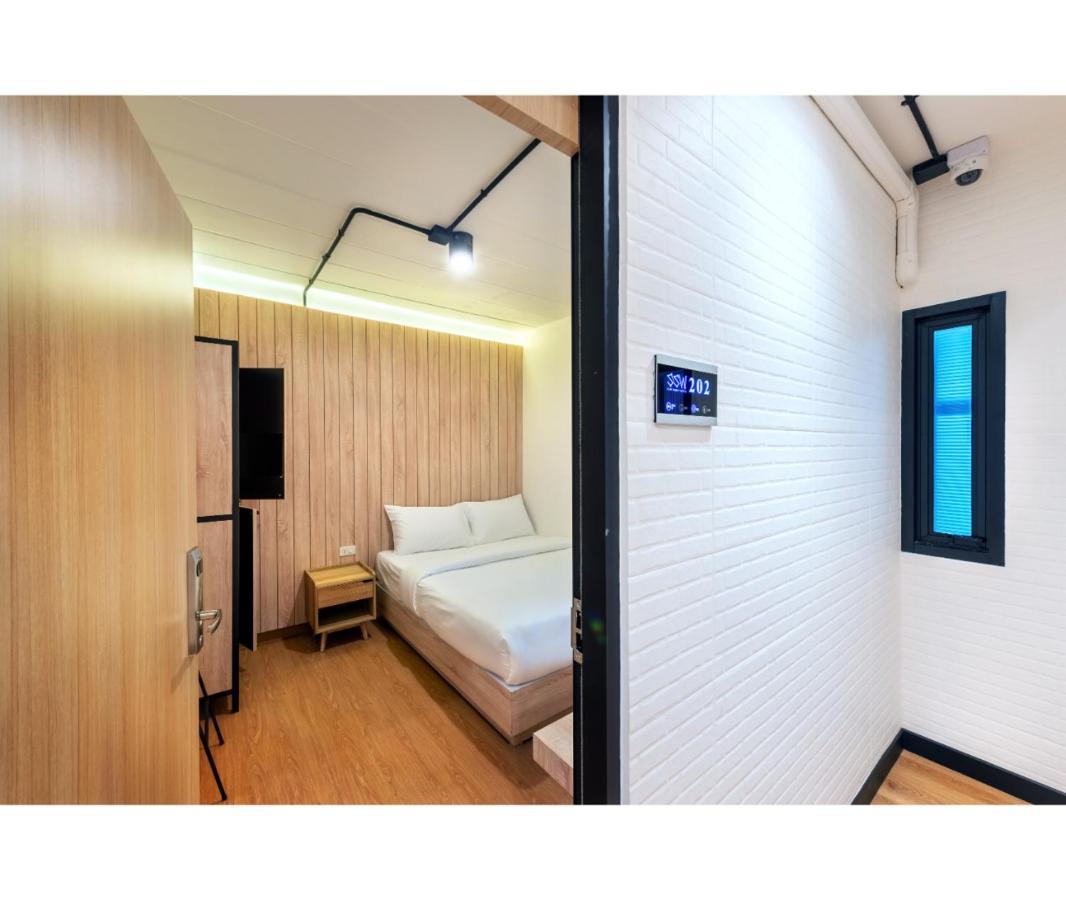 Hostel Siam Subway And Cafe
