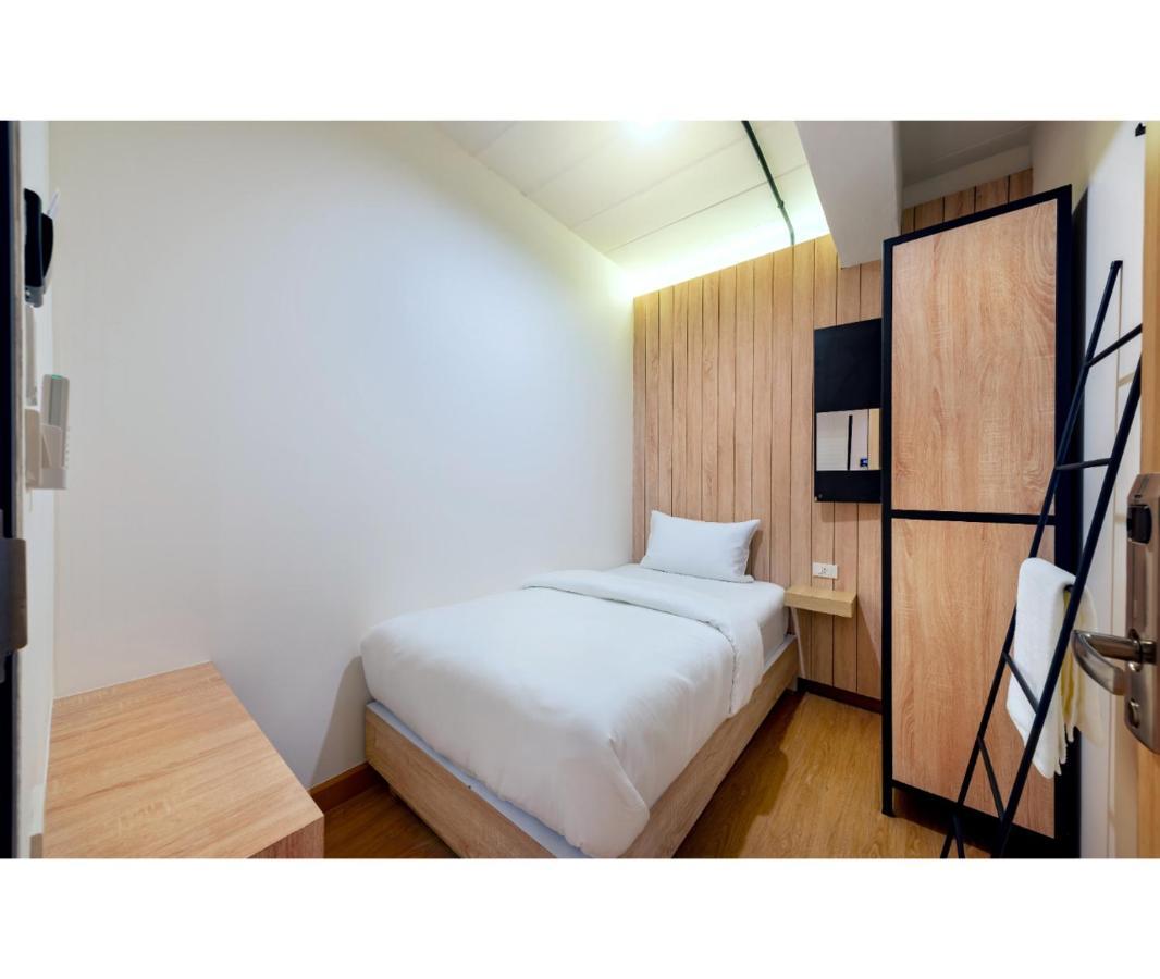 Siam Subway And Cafe Hostel *