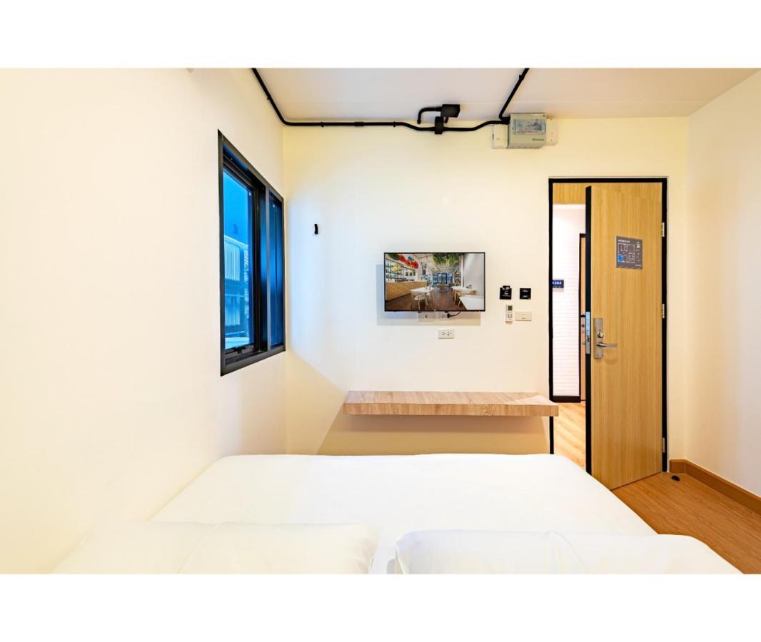 Siam Subway And Cafe Hostel *