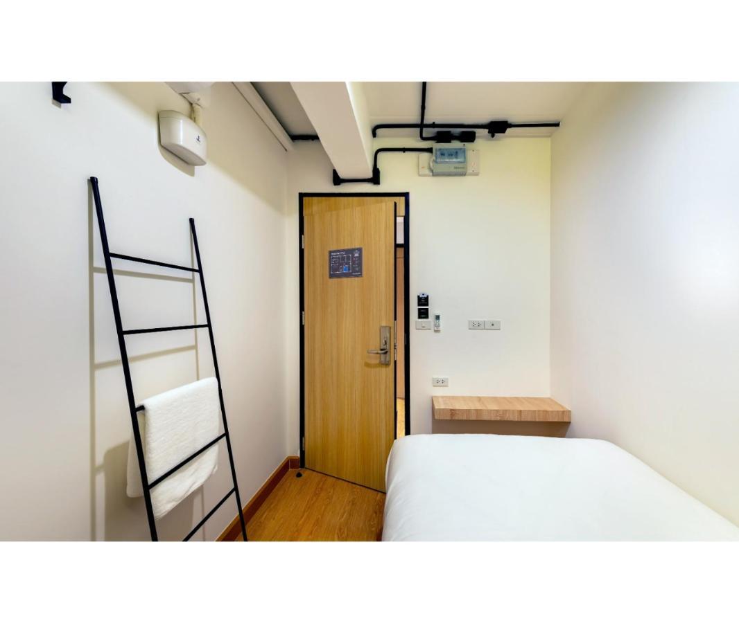 Hostel Siam Subway And Cafe