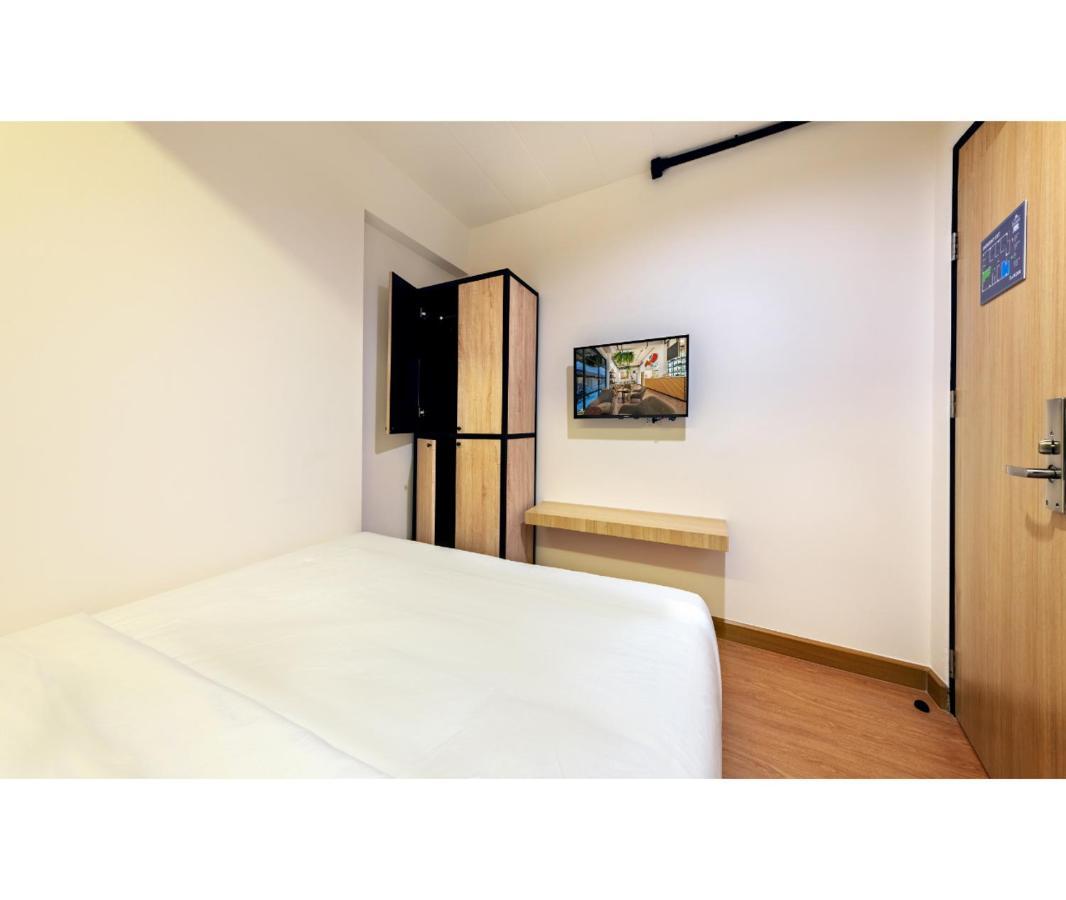 Hostel Siam Subway And Cafe