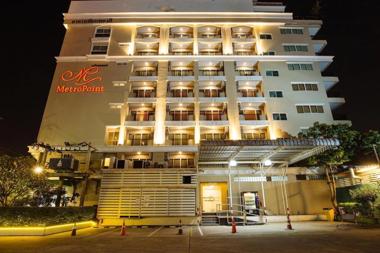 Metro Point 4*