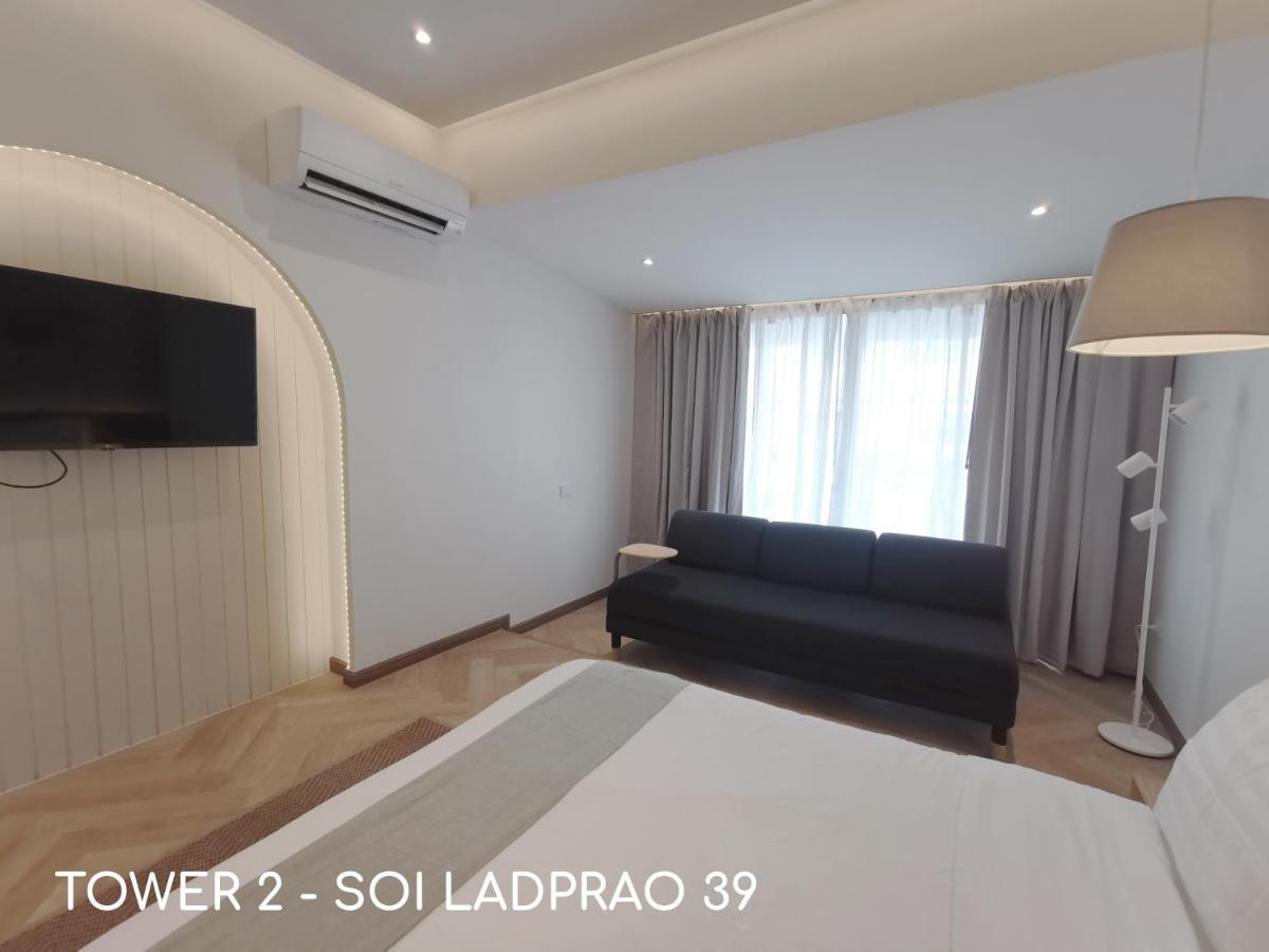 Hotel Double Bed Bangkok