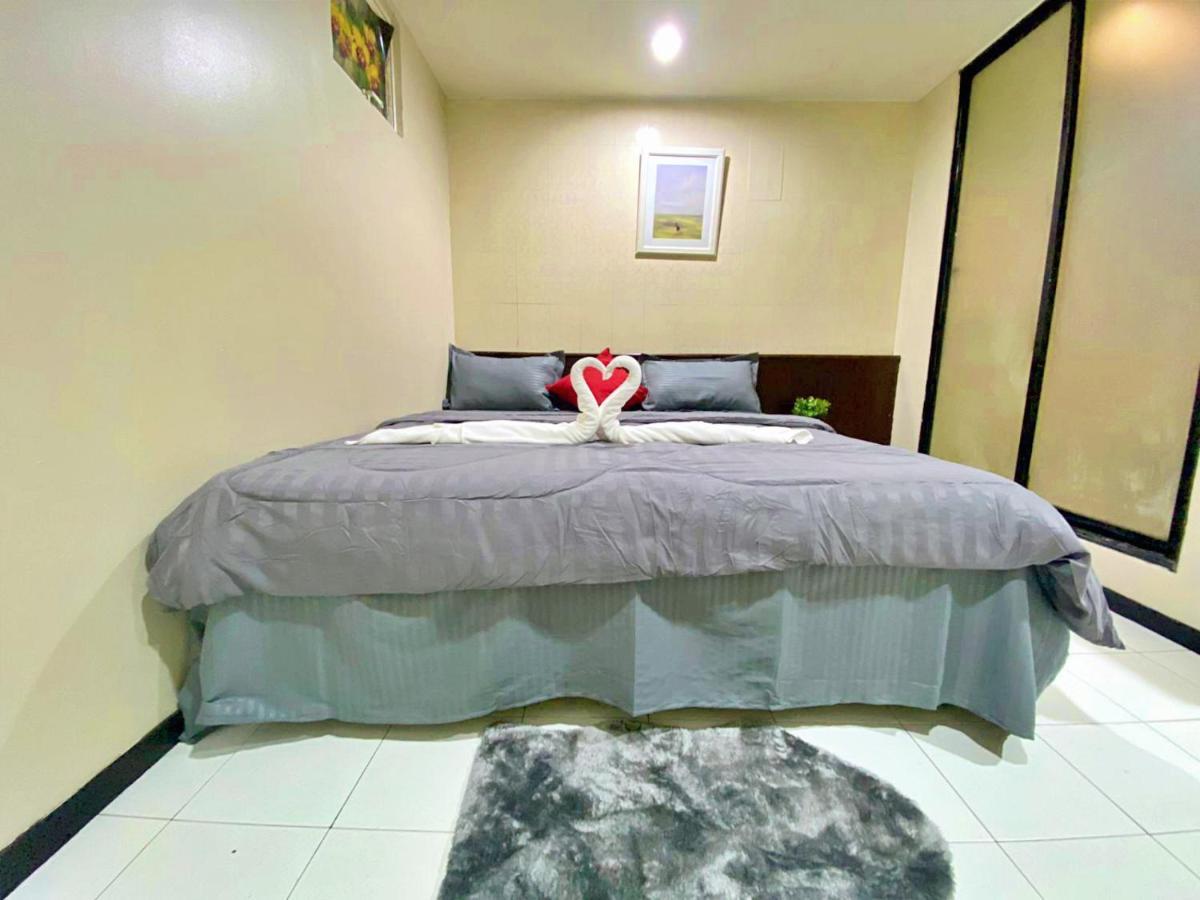 Cheqinn - Sukhumvit 4 Nana Plaza *