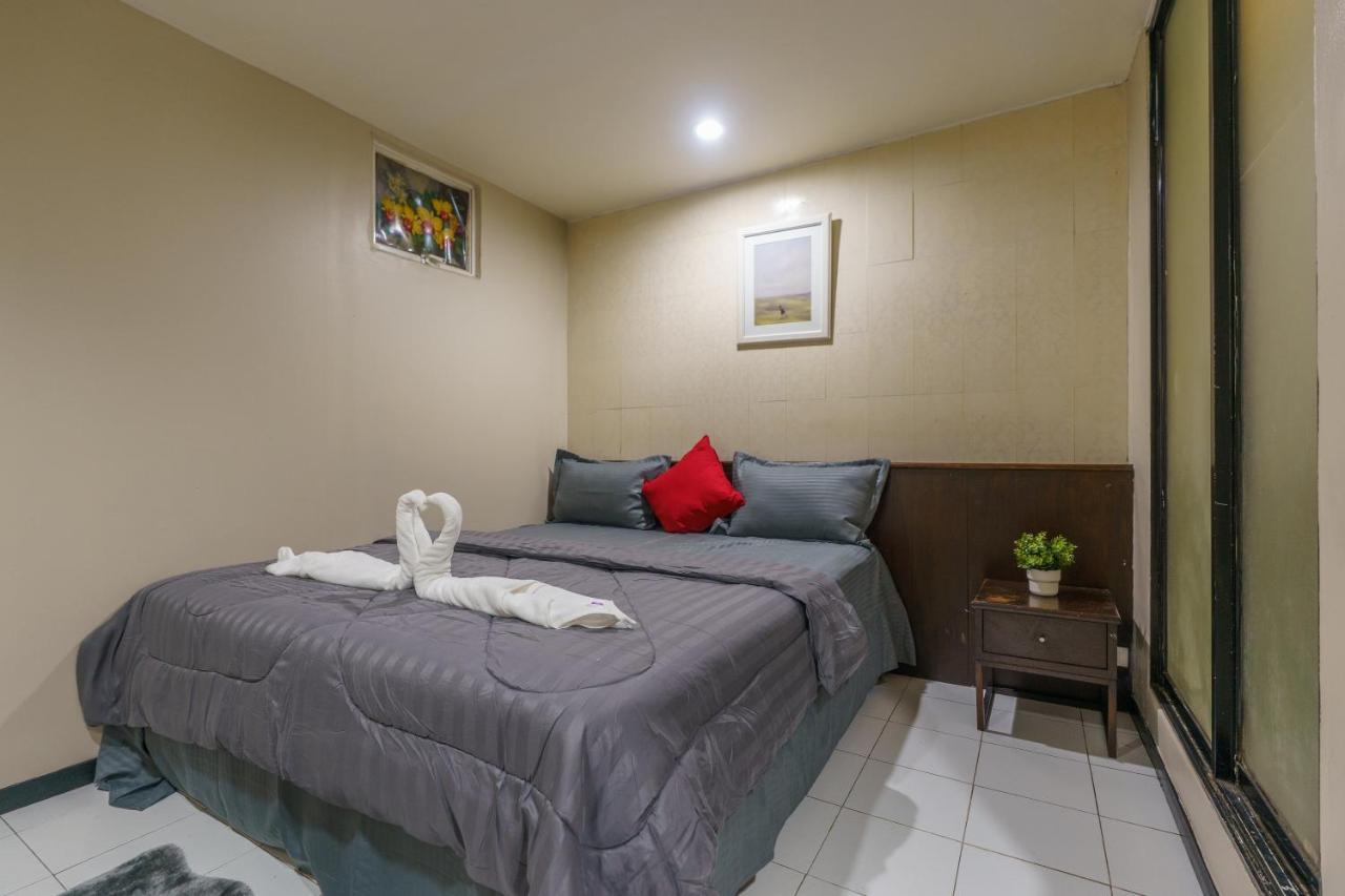 Cheqinn Bed Sukhumvit 4 Nana Plaza Hotel 2*