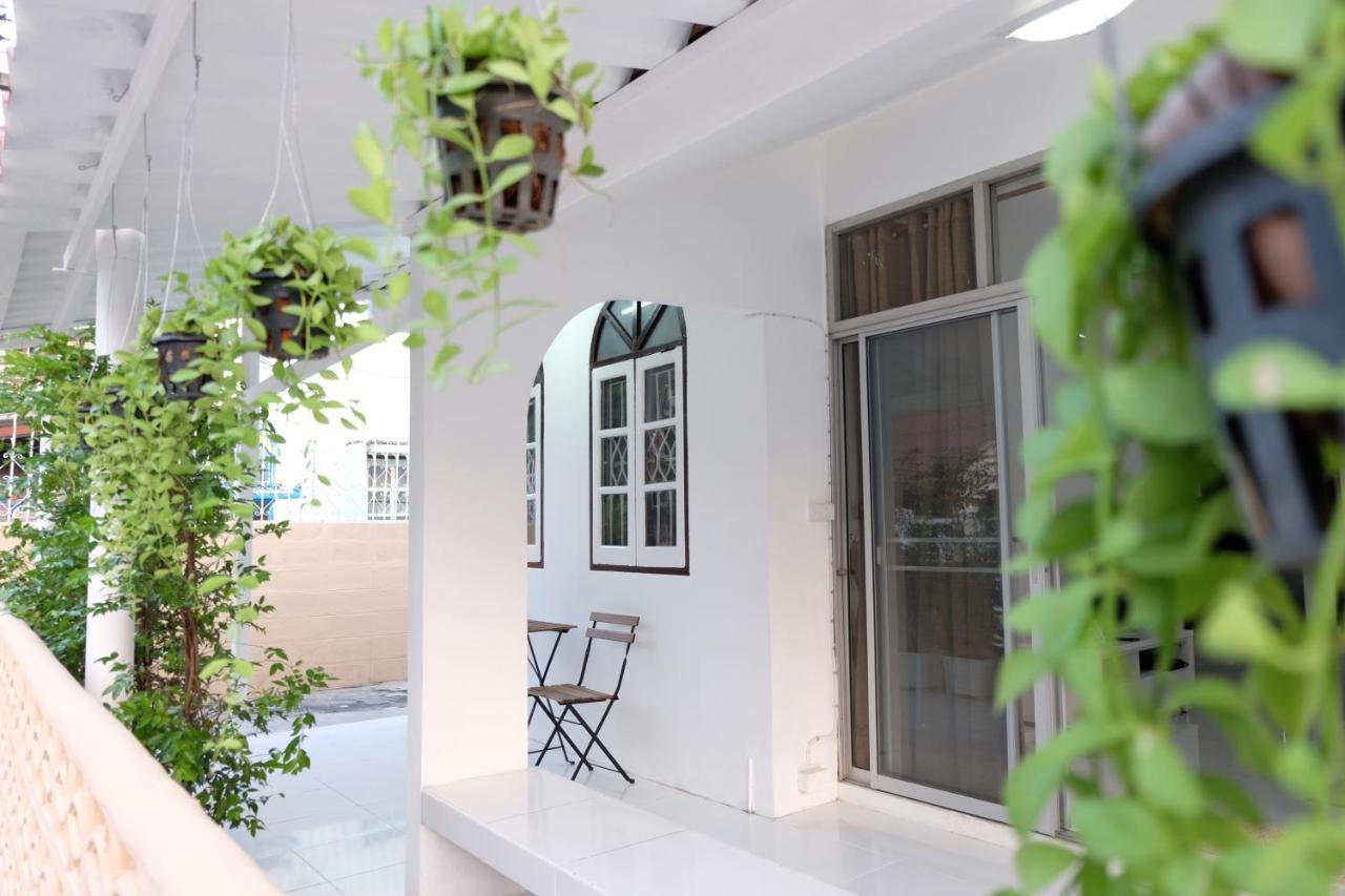Chatuchak Art & Nature House Ferienhaus *