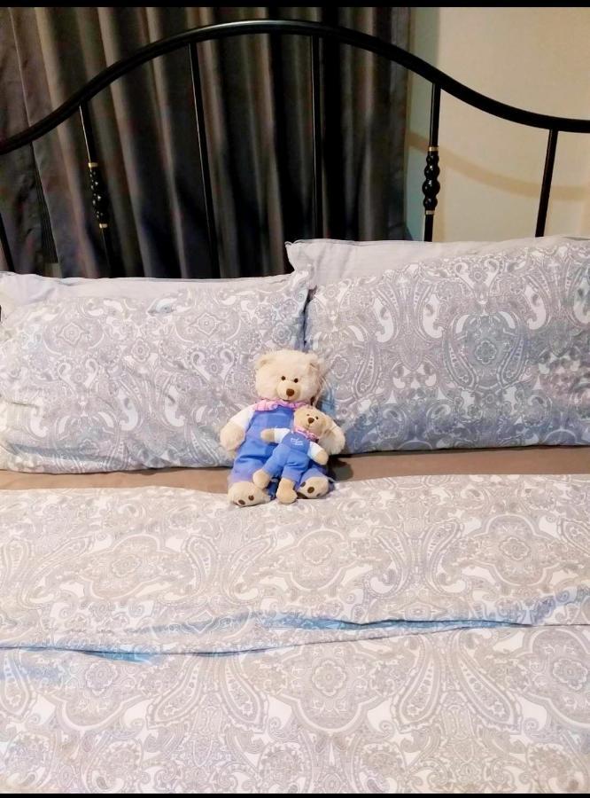 The Cube Sathorn Boutique Hotel: Modern Near Bts Surasak Bed & Breakfast