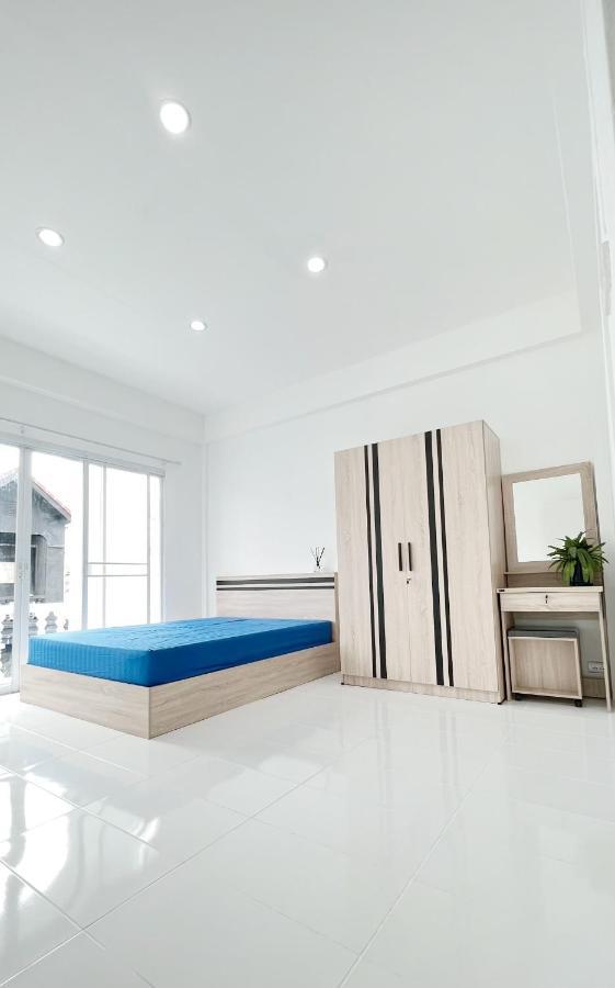 Private 4bedrooms-parking-weekly Special Offer Holiday home
