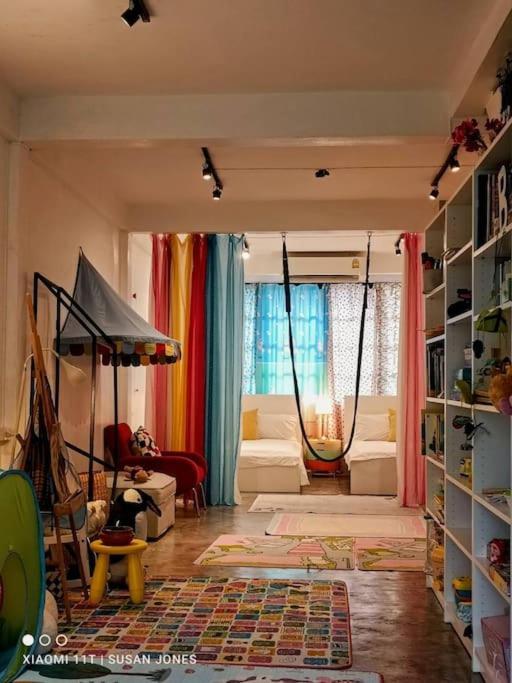 Beautiful 5 Story Family House Holiday home