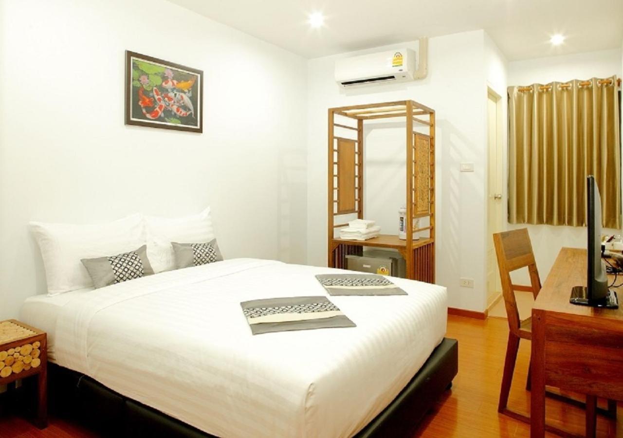 Double Dd House At Mrt Sutthisarn Hostel Bangkok