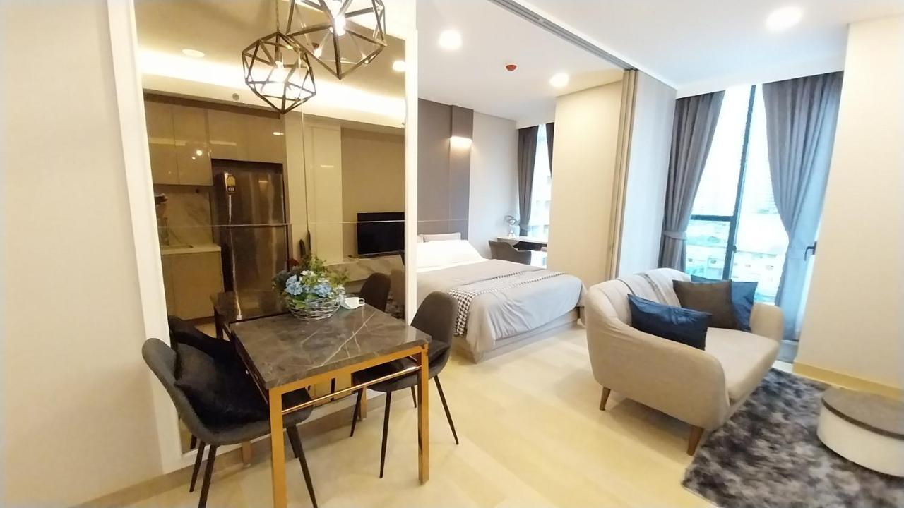 Luxury Queen Sirikit Asok Termianl 21 *