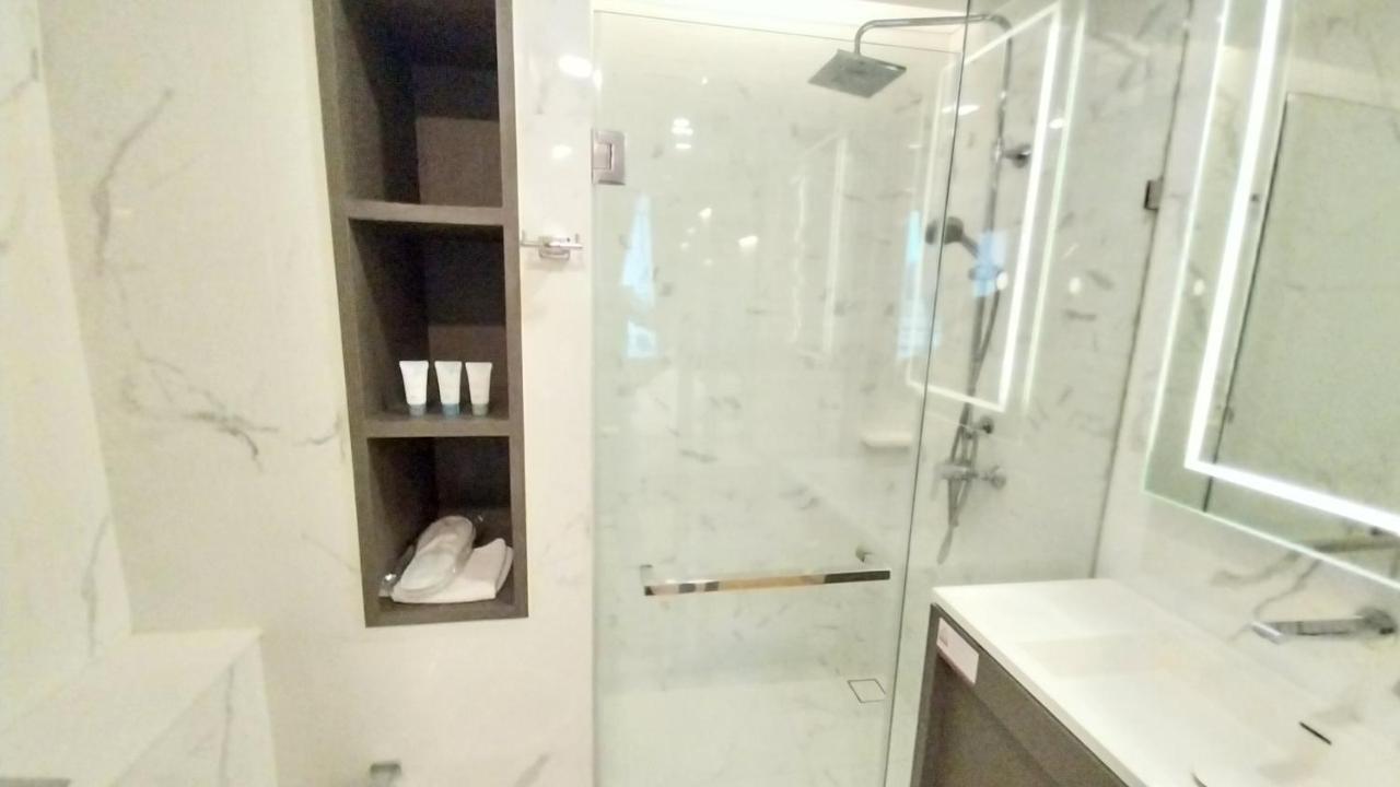 Luxury Queen Sirikit Asok Termianl 21 Appartement