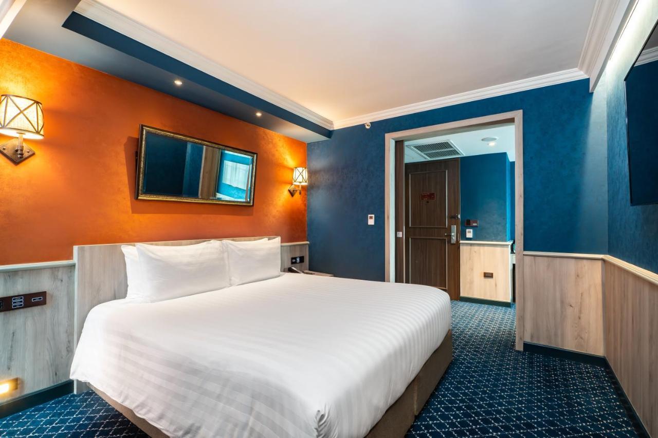Hotel The Coach Sukhumvit - Asok Bts 4*