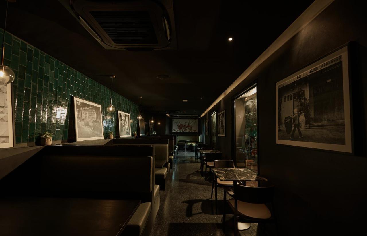 The Gravitique Khaosan Hotel