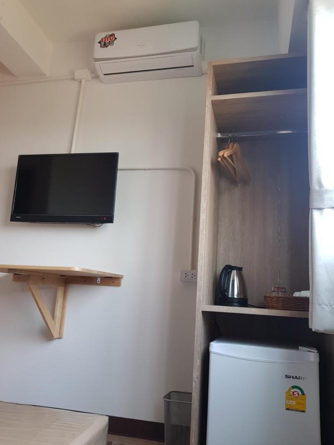 Hostel Sleep To Fly & Suvarnabhumi Airport