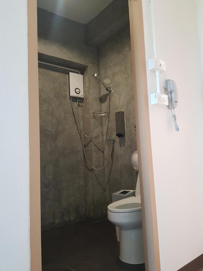 Sleep To Fly & Suvarnabhumi Airport Hostel