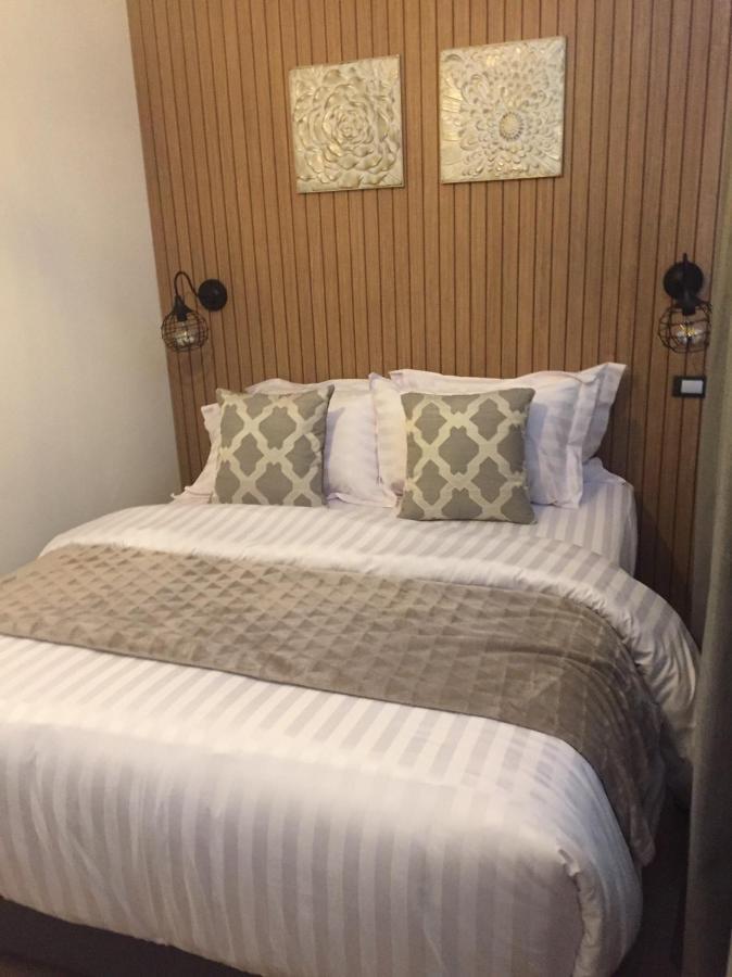 Tree​ For​ Rest​ Poshtel Hostel *