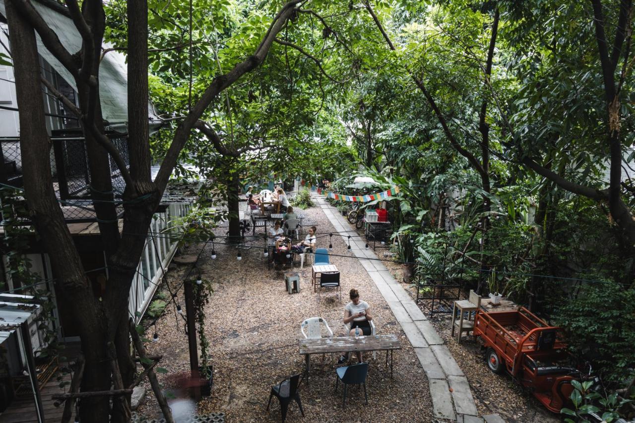 Hostel The Yard *