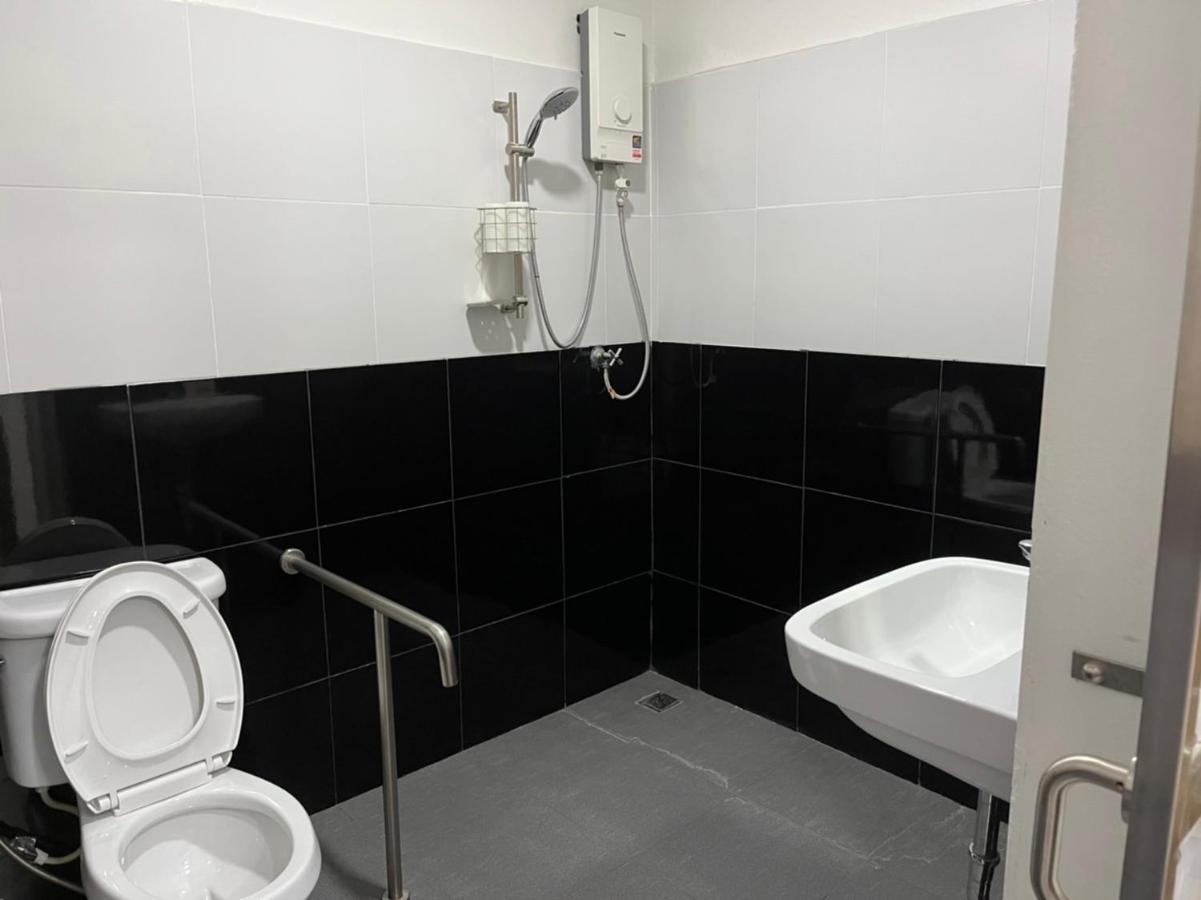 Express Hostel *
