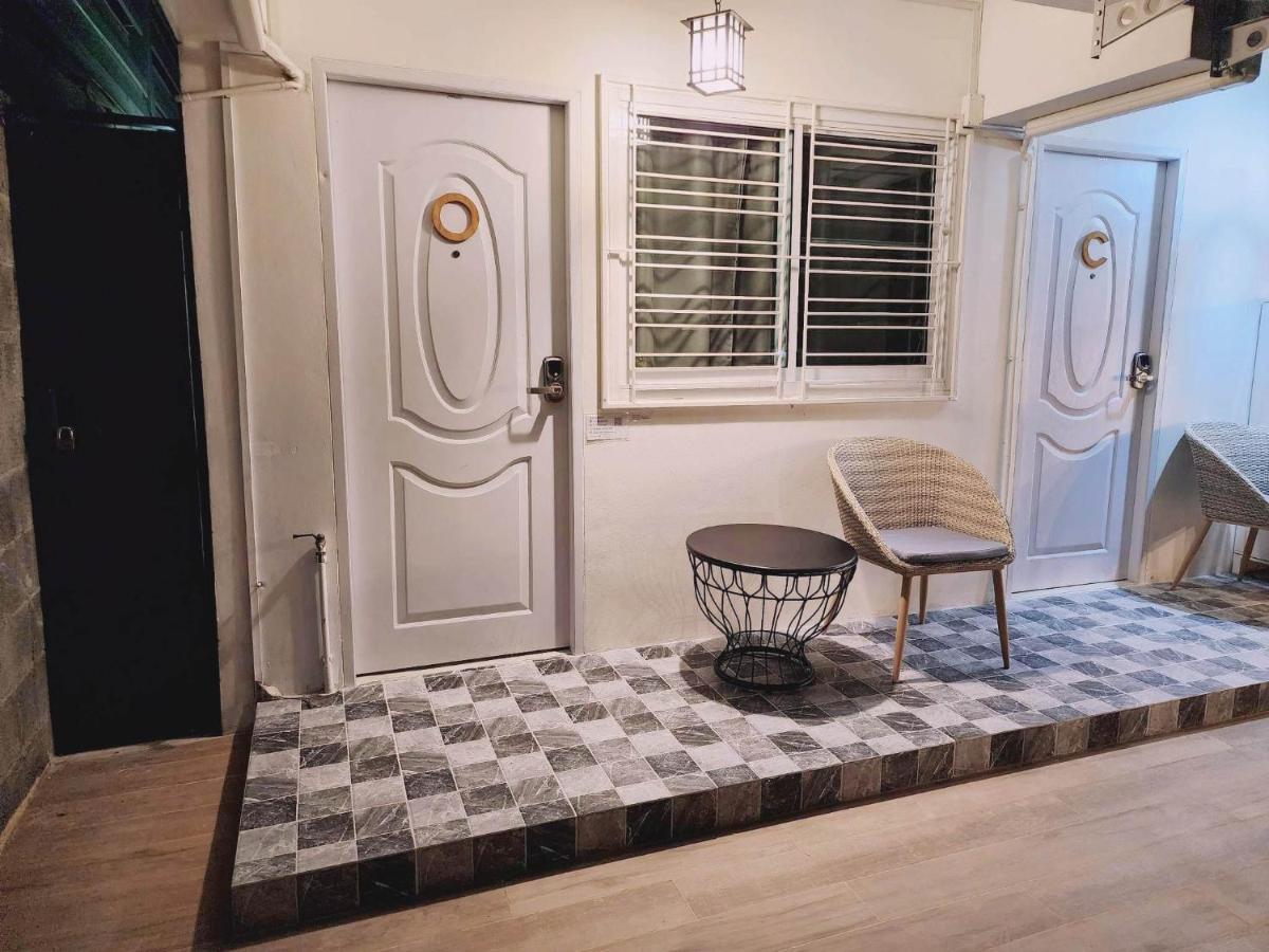 Canal View Lo-ha Guest House, Contactless Check-in Guest house Bangkok
