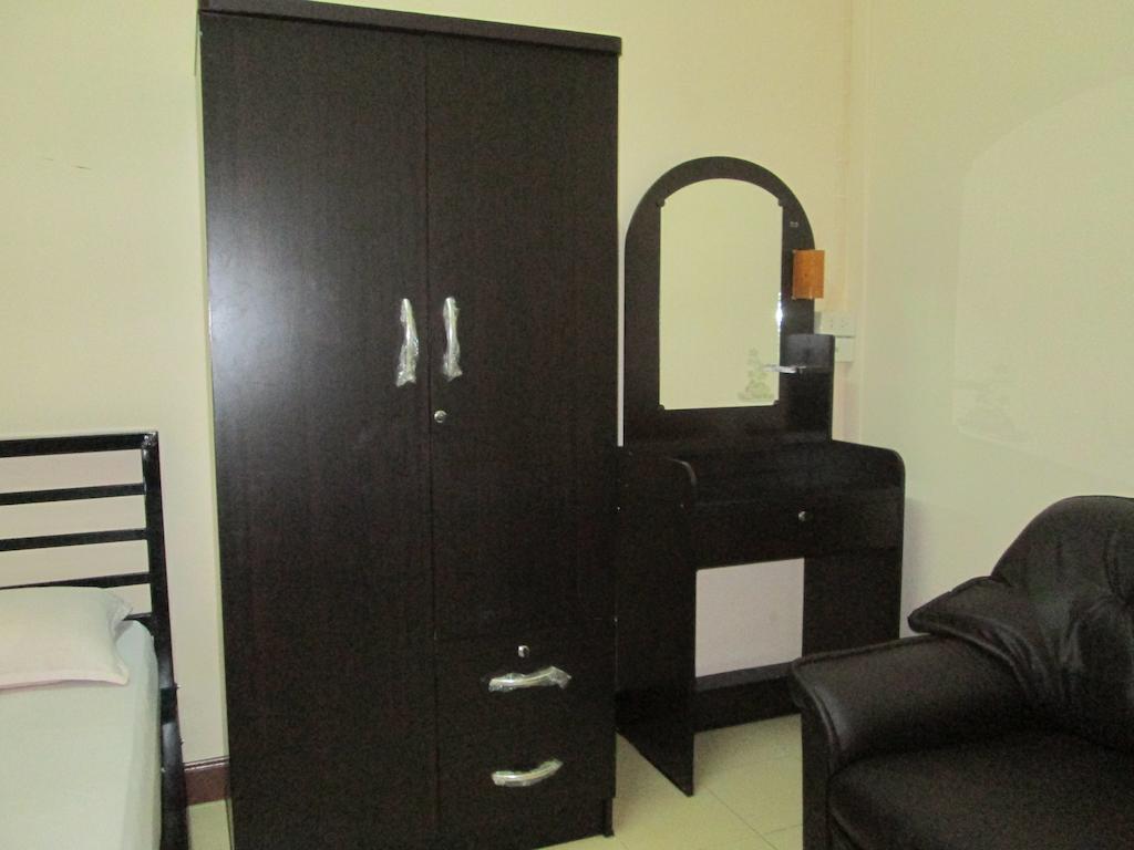 Lee House Rumah tetamu *
