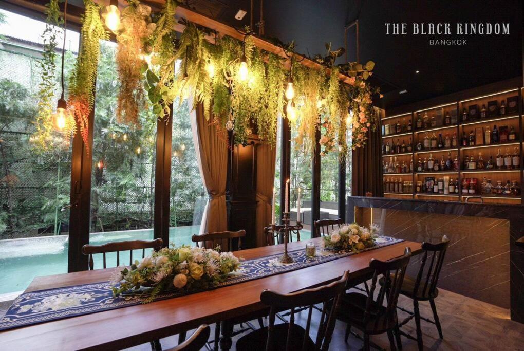 The Black Kingdom - เดอะ แบล็ค คิงดอม Villa Bangkok