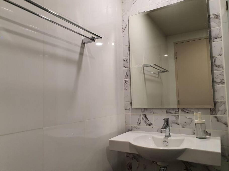Apartment Chinatown Watmungkorn Mrt Yaowaraj Bangkok