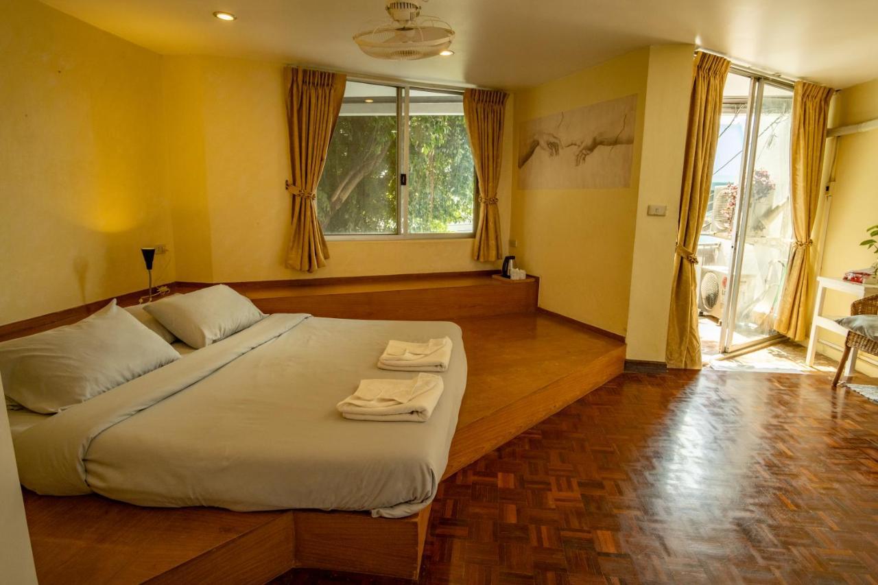 Home16 16 Sukhumvit Hostel *
