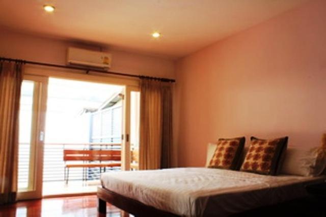 Bed & Breakfast Baan Manusarn Bangkok