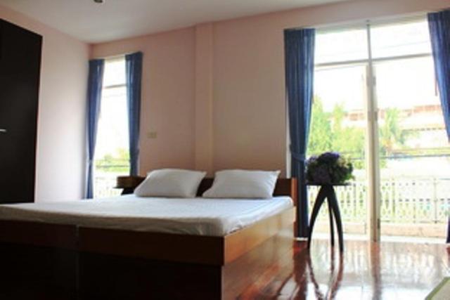 Baan Manusarn Bed & Breakfast Bangkok