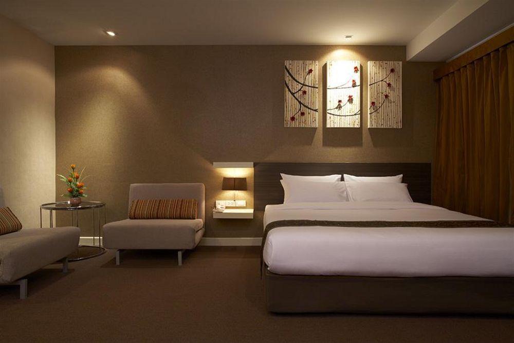 Hotel The Bells 3*