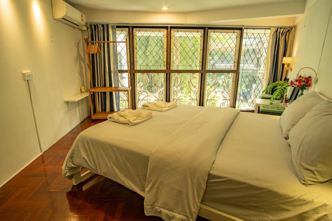 Home16 16 Sukhumvit Hostel
