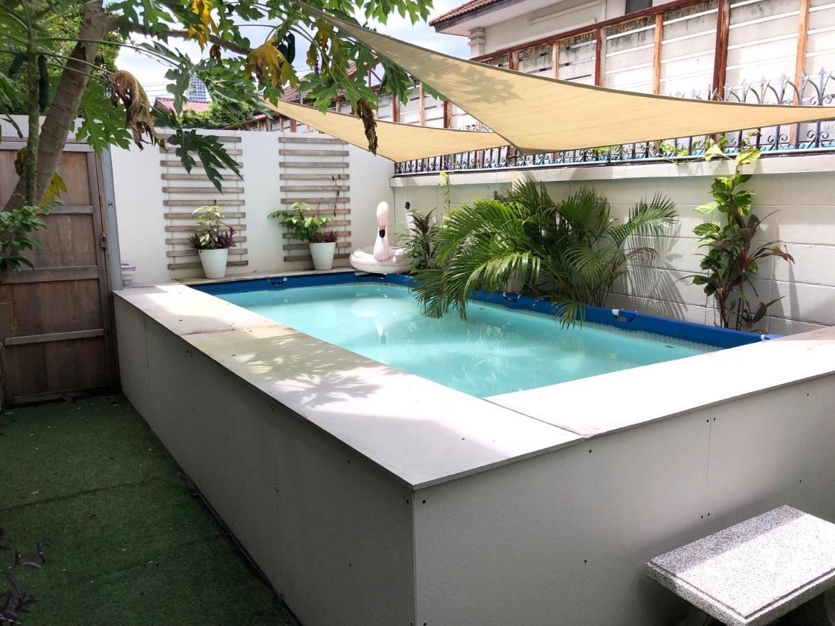 Onnut Pool