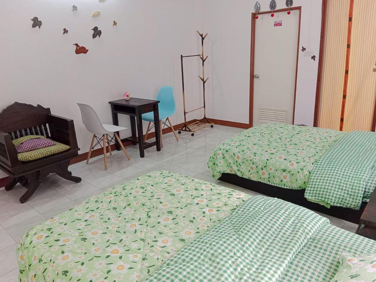 Apartment Free 1 Set Breakfast If Book 48h Before Check In Time2 No Dog Pls No Breakfast On Sunday 10min Taxi Airport Train 2min Walk 7-11 Bangkok