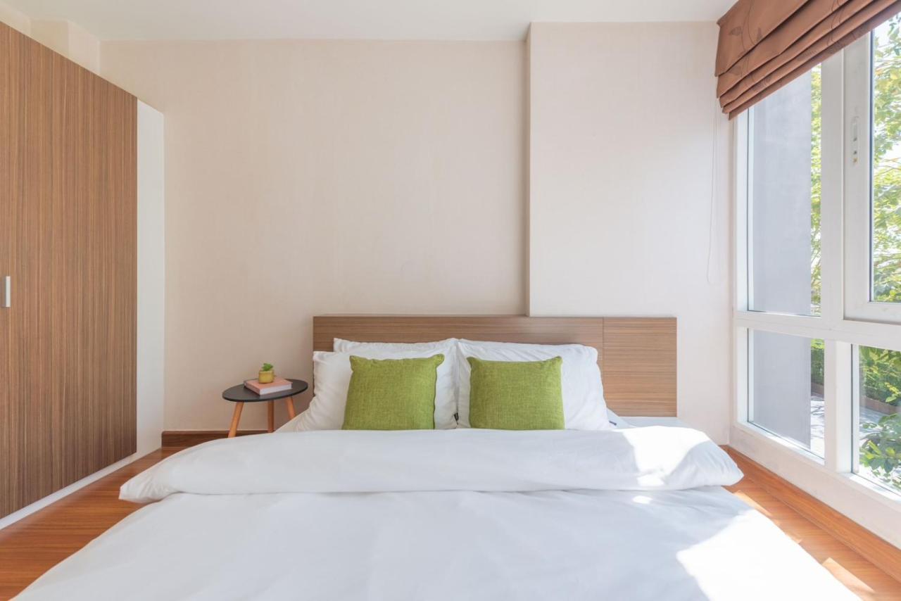 Lovely Next To Bkk Airport, Food Marts, Quiet Place To Apartment *
