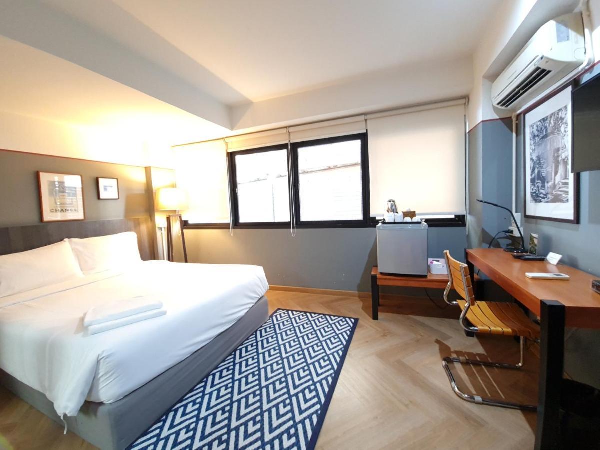 Somewhere To Escape - Hometel Hotel