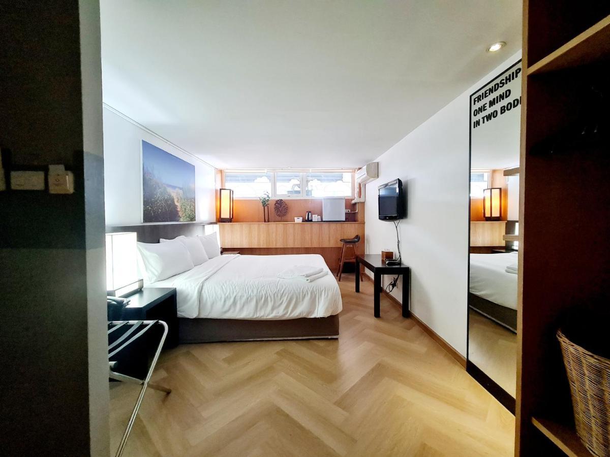 Hotel Somewhere To Escape - Hometel Bangkok