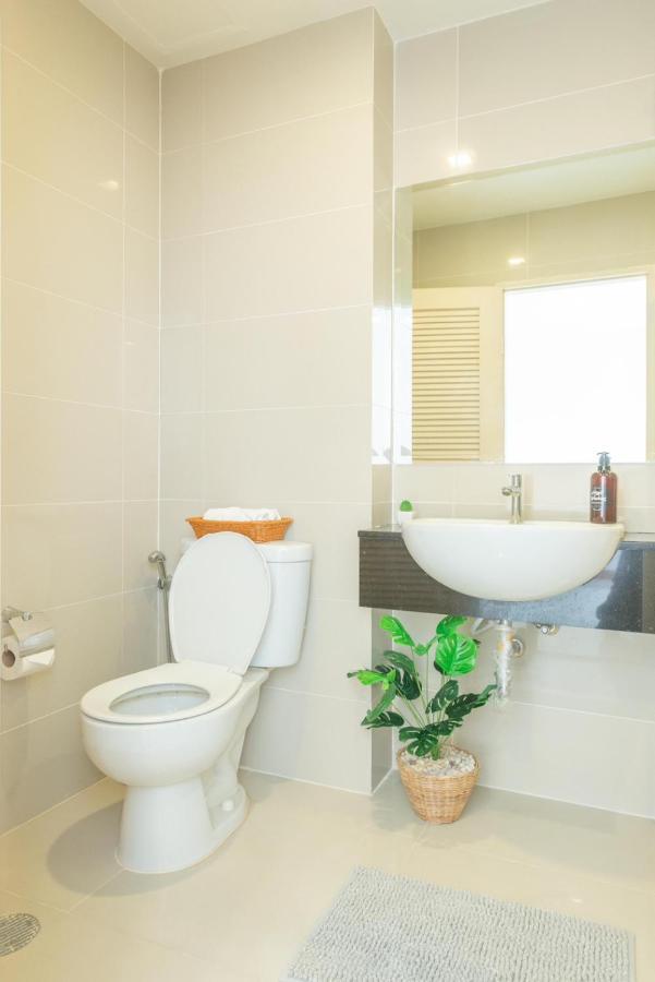 Lovely Next To Bkk Airport, Food Marts, Quiet Place To Apartment