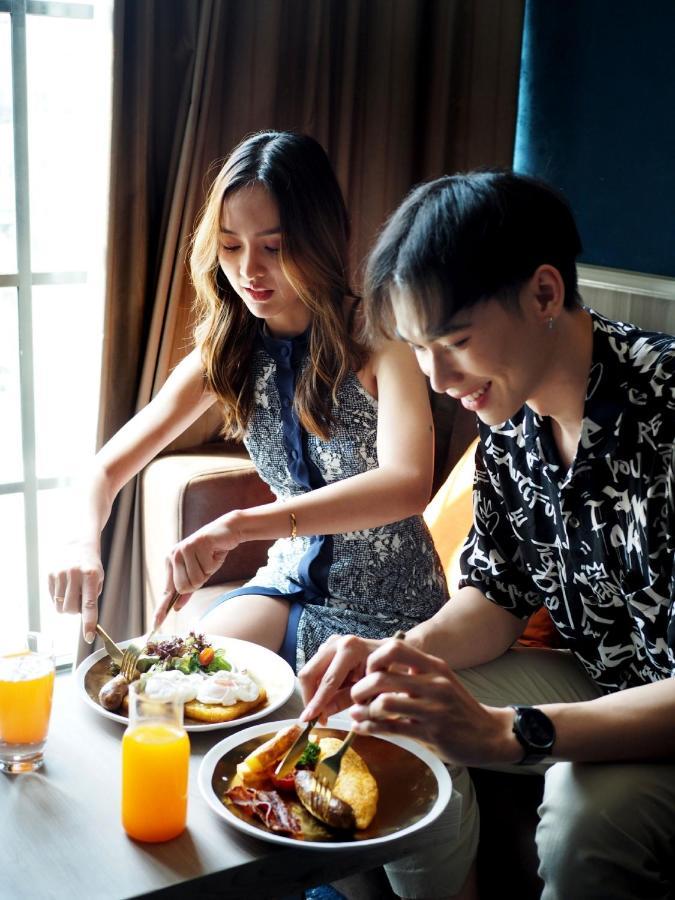 Hotel The Coach Sukhumvit - Asok Bts