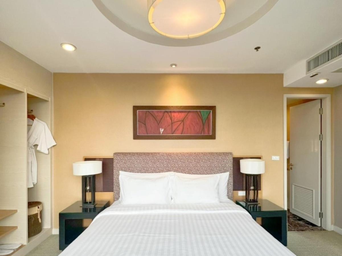 Urbana Sathorn Hotel, Hotel