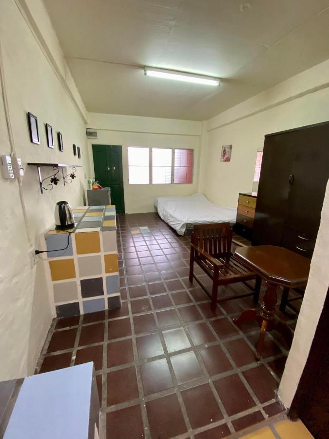 Ratanawong Place 511 Apartment *