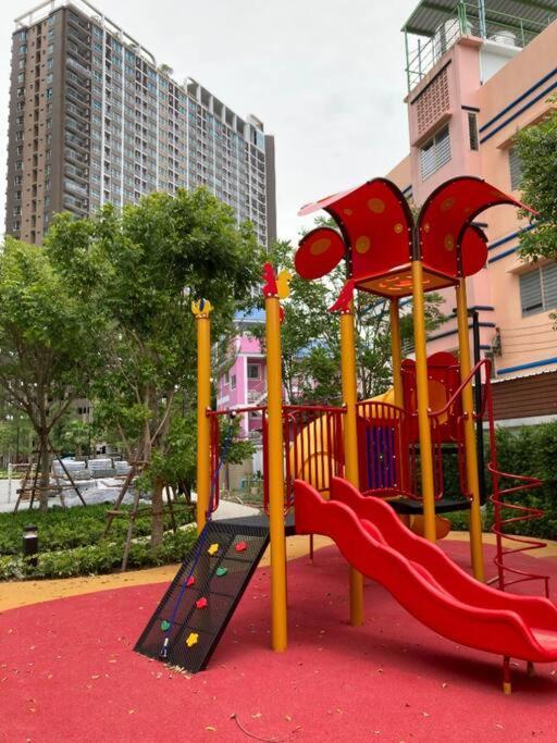 Cozy Free Wi-fi 1 Gbps And 100m From Subway Bangkok